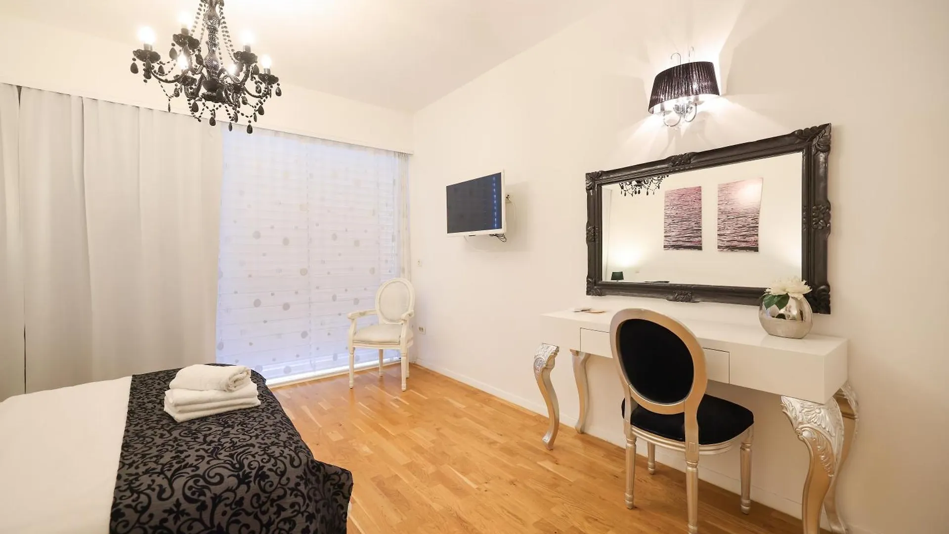 Tinel Superior Residence Zadar 4*,